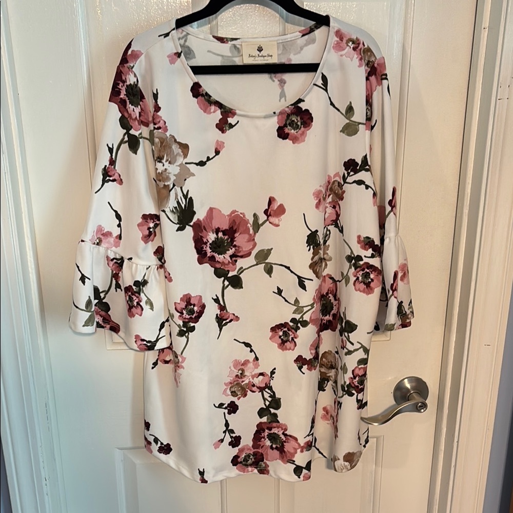 Cream and Pink Floral 3/4 Sleeve Tunic